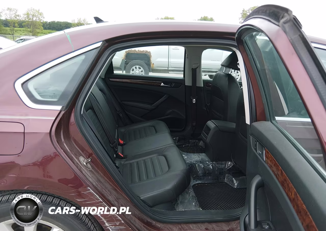 2012 Volkswagen Passat 2.5L Sel VIN:1VWCP7A32CC037724 - 8