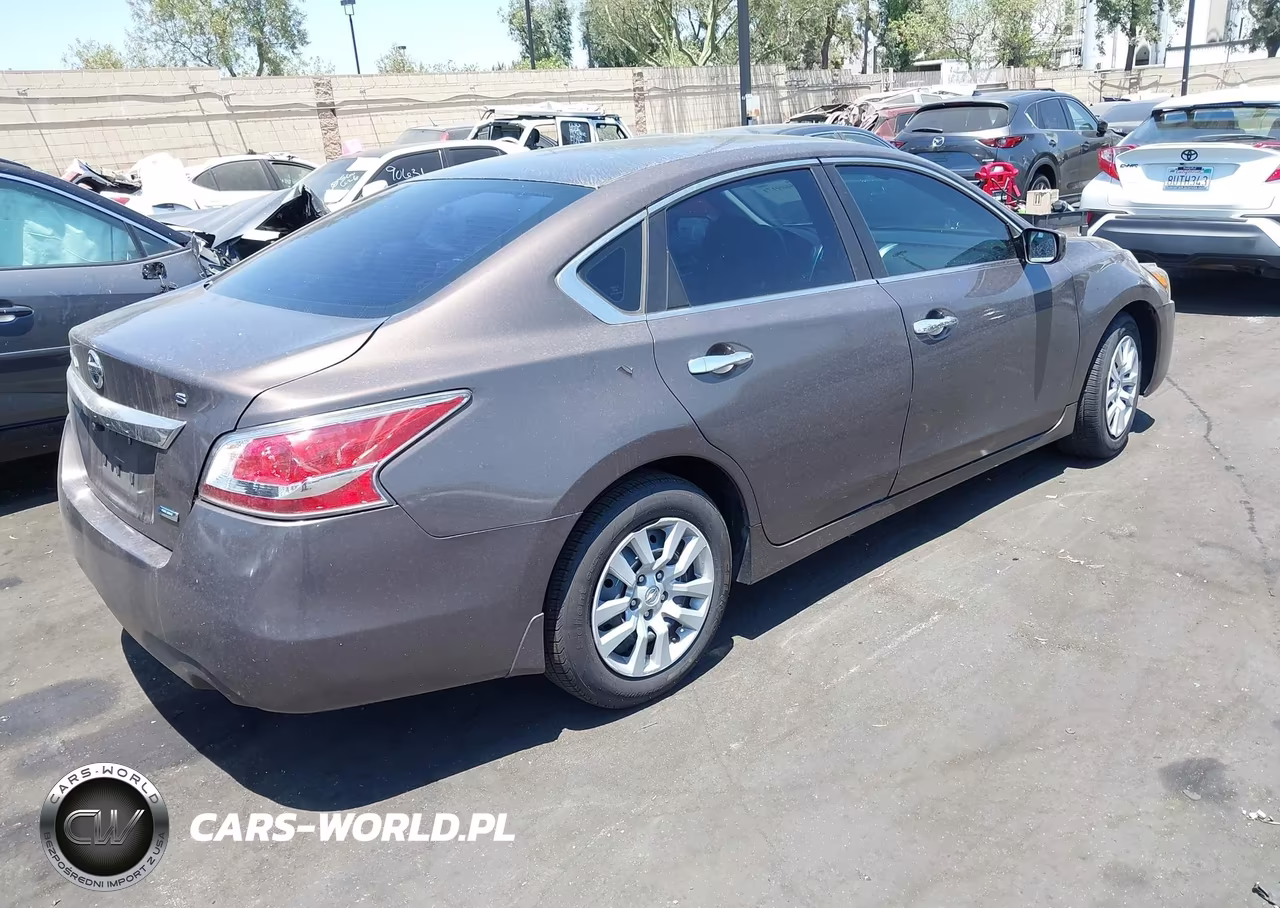 2014 Nissan Altima 2.5 S VIN:1N4AL3AP9EN205115 - 4