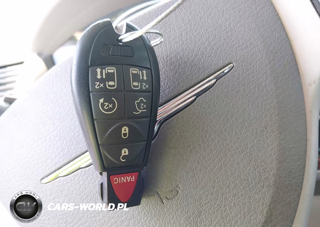 2008 Chrysler Town & Country Touring VIN:2A8HR54P98R662568 - 11