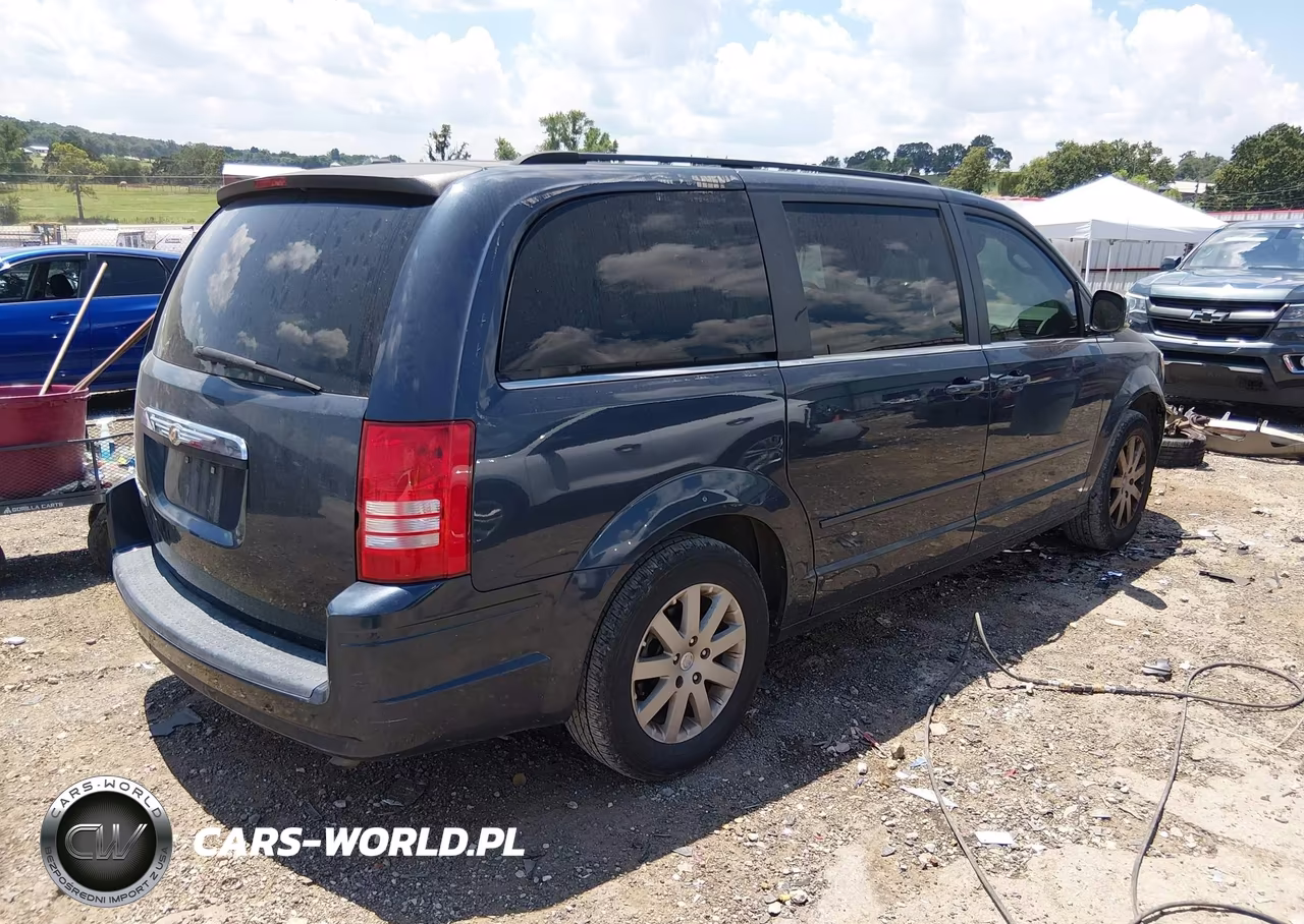 2008 Chrysler Town & Country Touring VIN:2A8HR54P98R662568 - 4