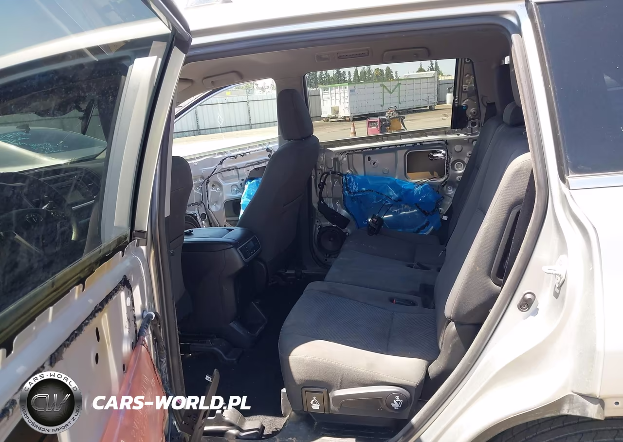 2018 Toyota Highlander Le VIN:5TDZARFH6JS038272 - 8