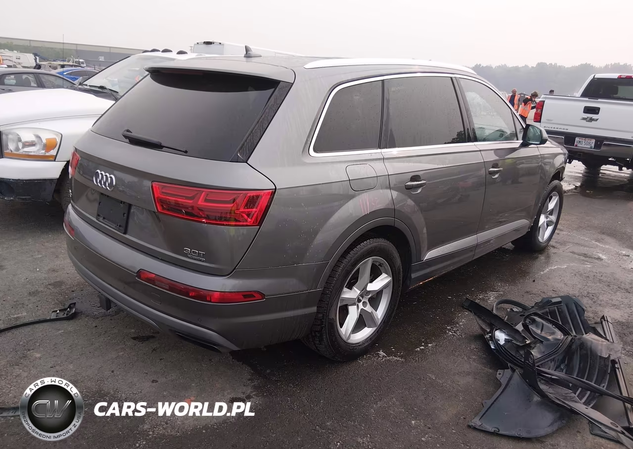 2017 Audi Q7 3.0T Premium VIN:WA1LAAF79HD043951 - 4