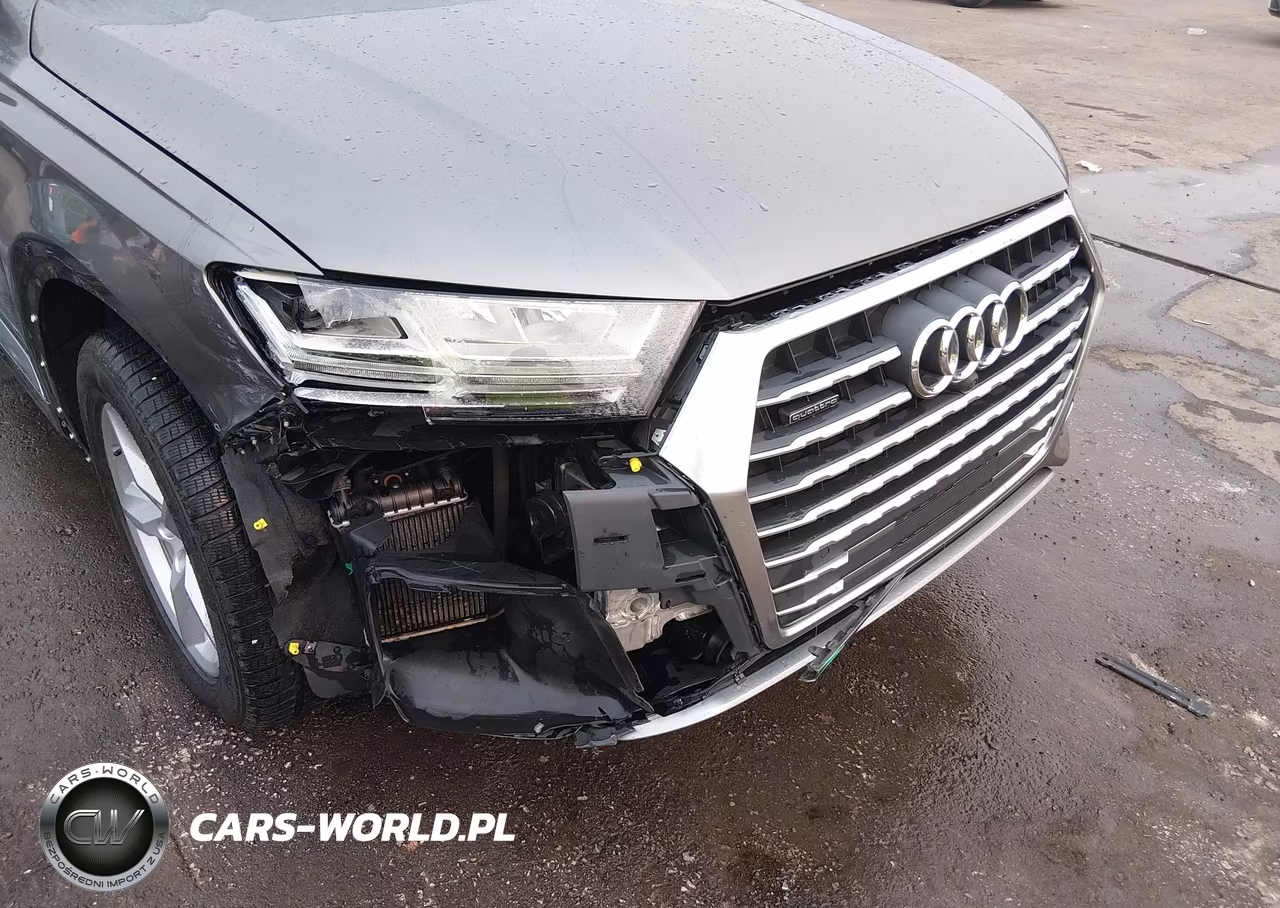 2017 Audi Q7 3.0T Premium VIN:WA1LAAF79HD043951 - 6