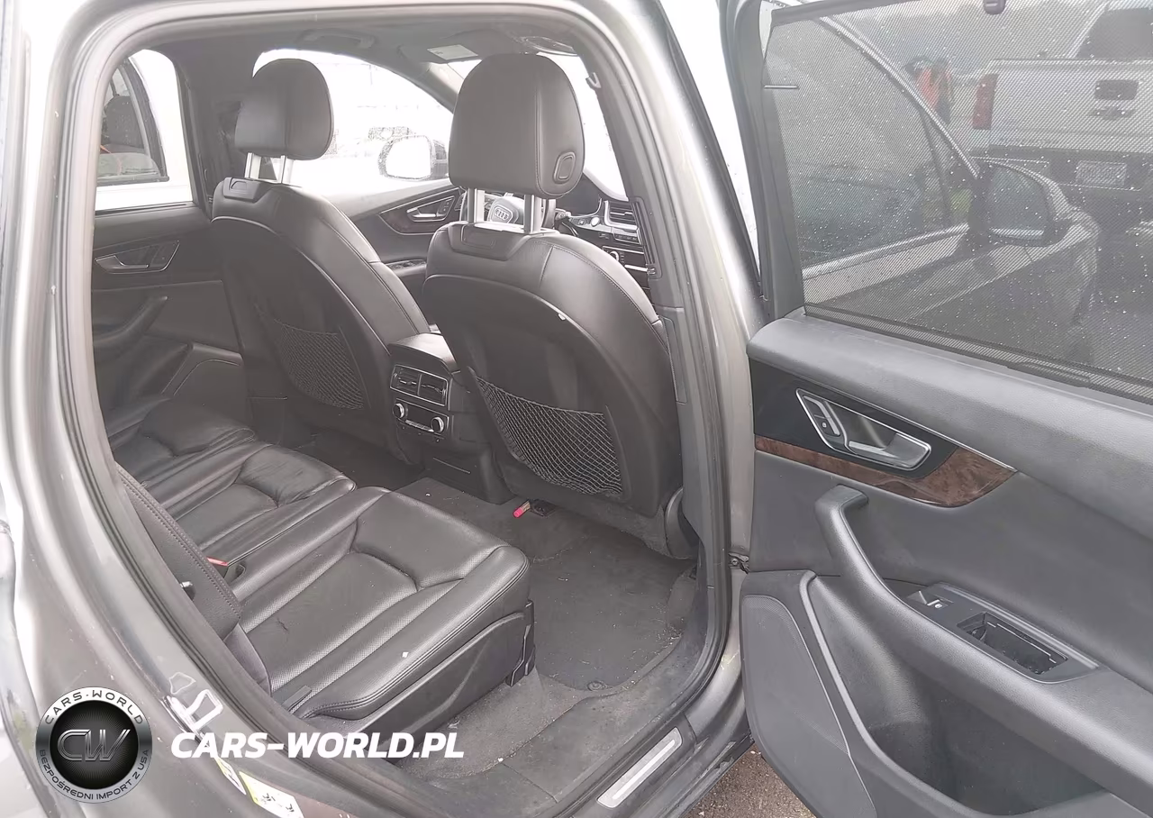 2017 Audi Q7 3.0T Premium VIN:WA1LAAF79HD043951 - 8