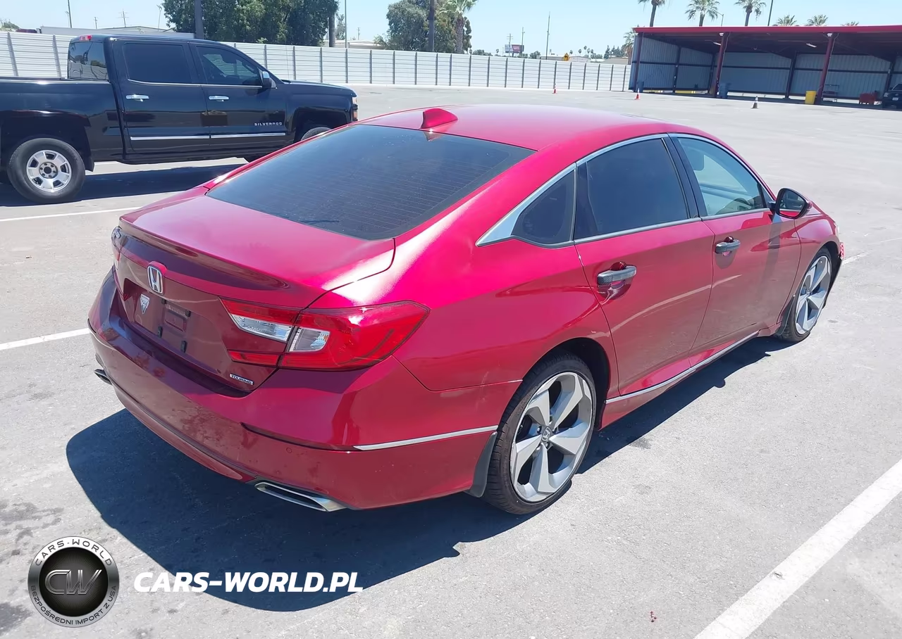 2018 Honda Accord Touring VIN:1HGCV1F90JA044118 - 4