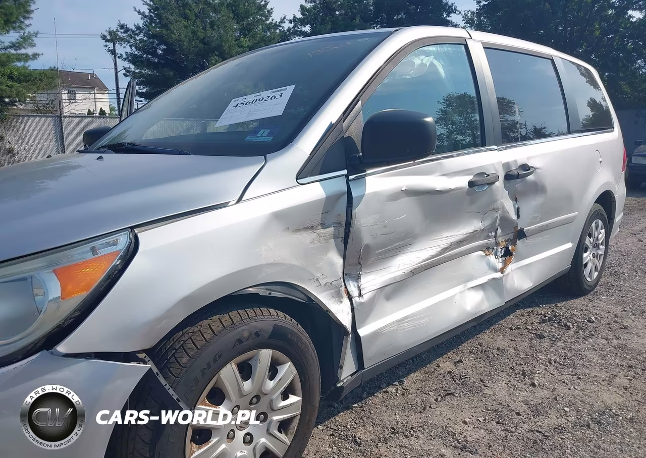2011 Volkswagen Routan S VIN:2V4RW4DG9BR717709 - 6