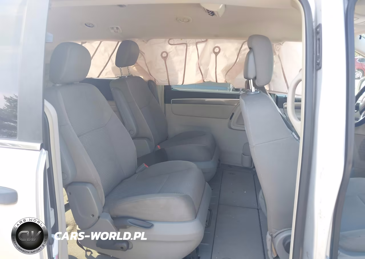 2011 Volkswagen Routan S VIN:2V4RW4DG9BR717709 - 8