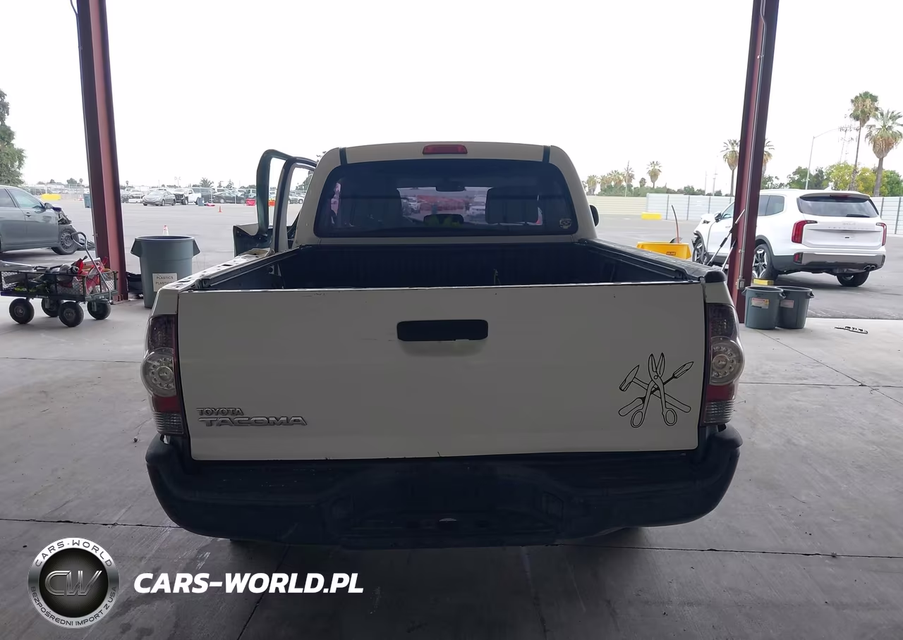 2010 Toyota Tacoma VIN:5TENX4CN9AZ692633 - 17