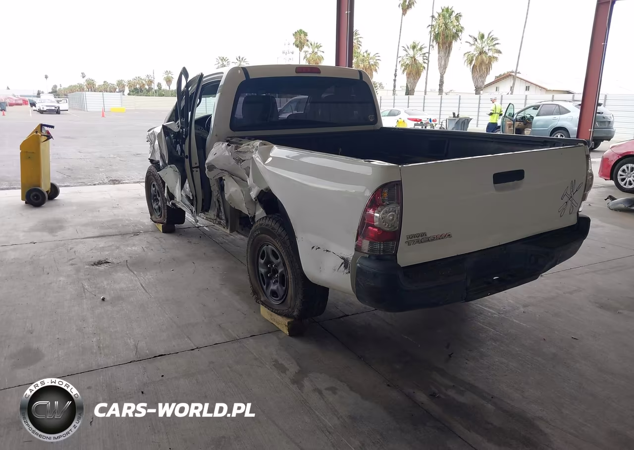 2010 Toyota Tacoma VIN:5TENX4CN9AZ692633 - 3