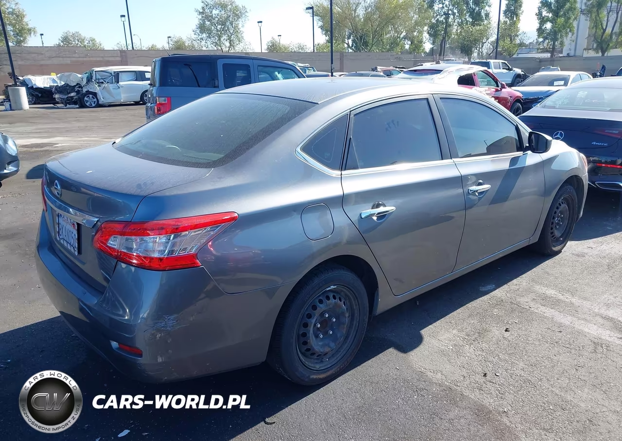 2015 Nissan Sentra S VIN:3N1AB7AP7FY343764 - 4
