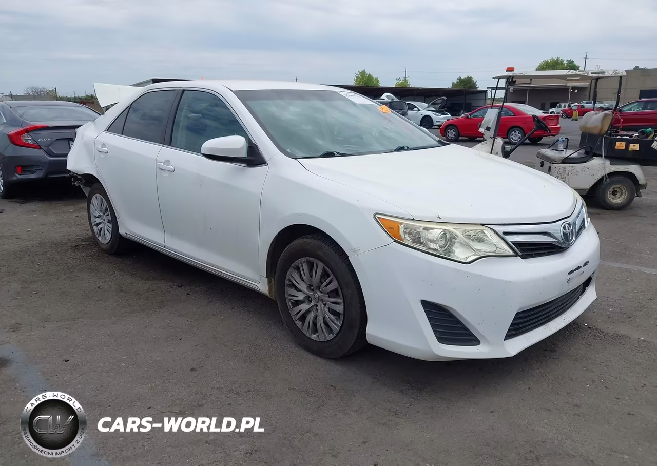 2012 Toyota Camry Le – zdjęcie 1 z 16