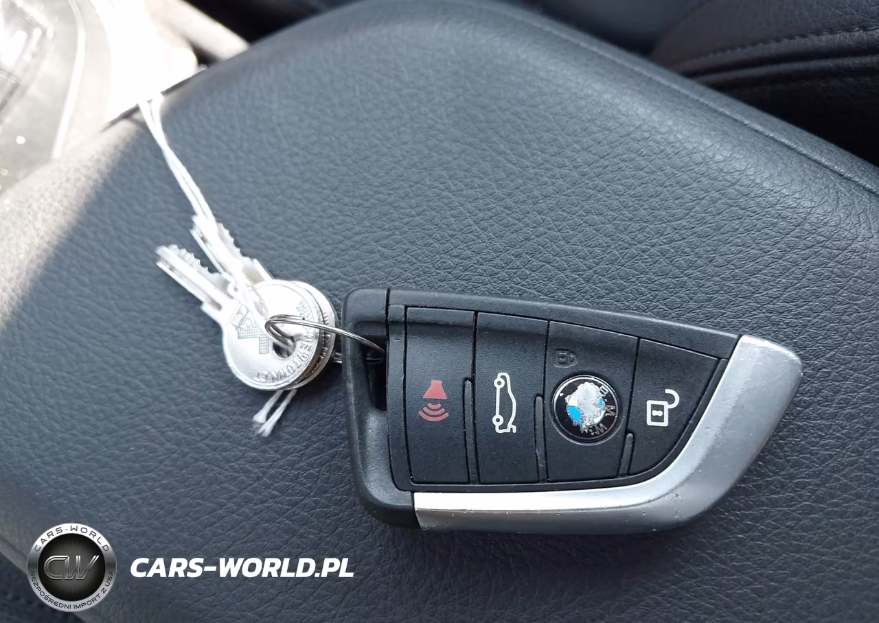2017 BMW X1 xDrive28I VIN:WBXHT3C32H5F80065 - 11