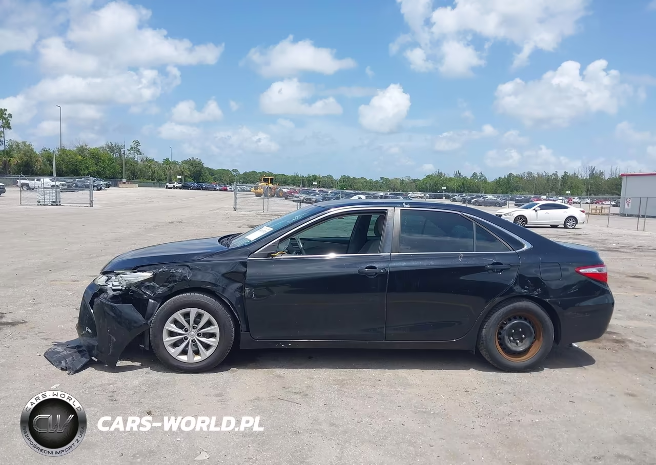 2016 Toyota Camry Le VIN:4T4BF1FK1GR552794 - 14