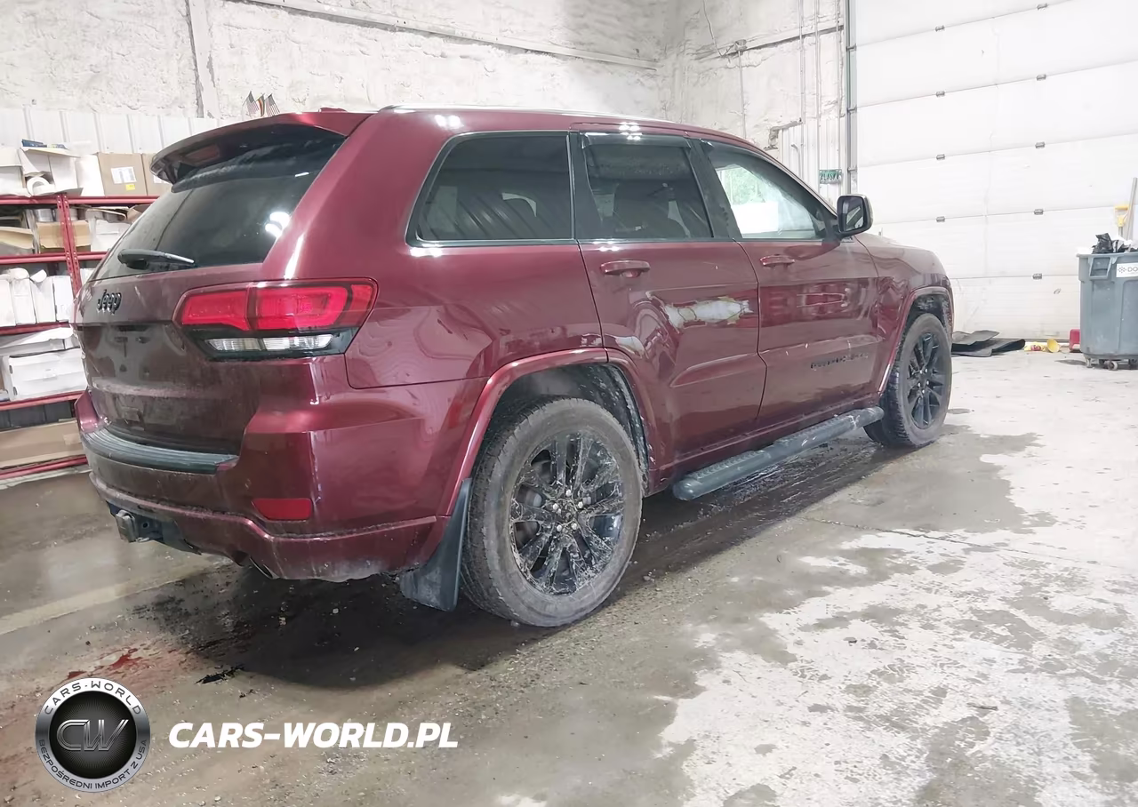 2017 Jeep Grand Cherokee Laredo VIN:1C4RJFAG0HC881344 - 4