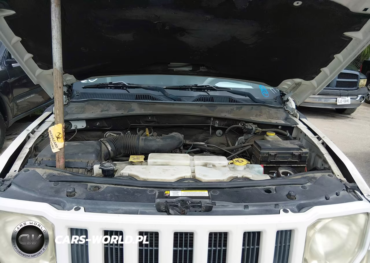 2008 Jeep Liberty Sport VIN:1J8GP28K28W180918 - 10
