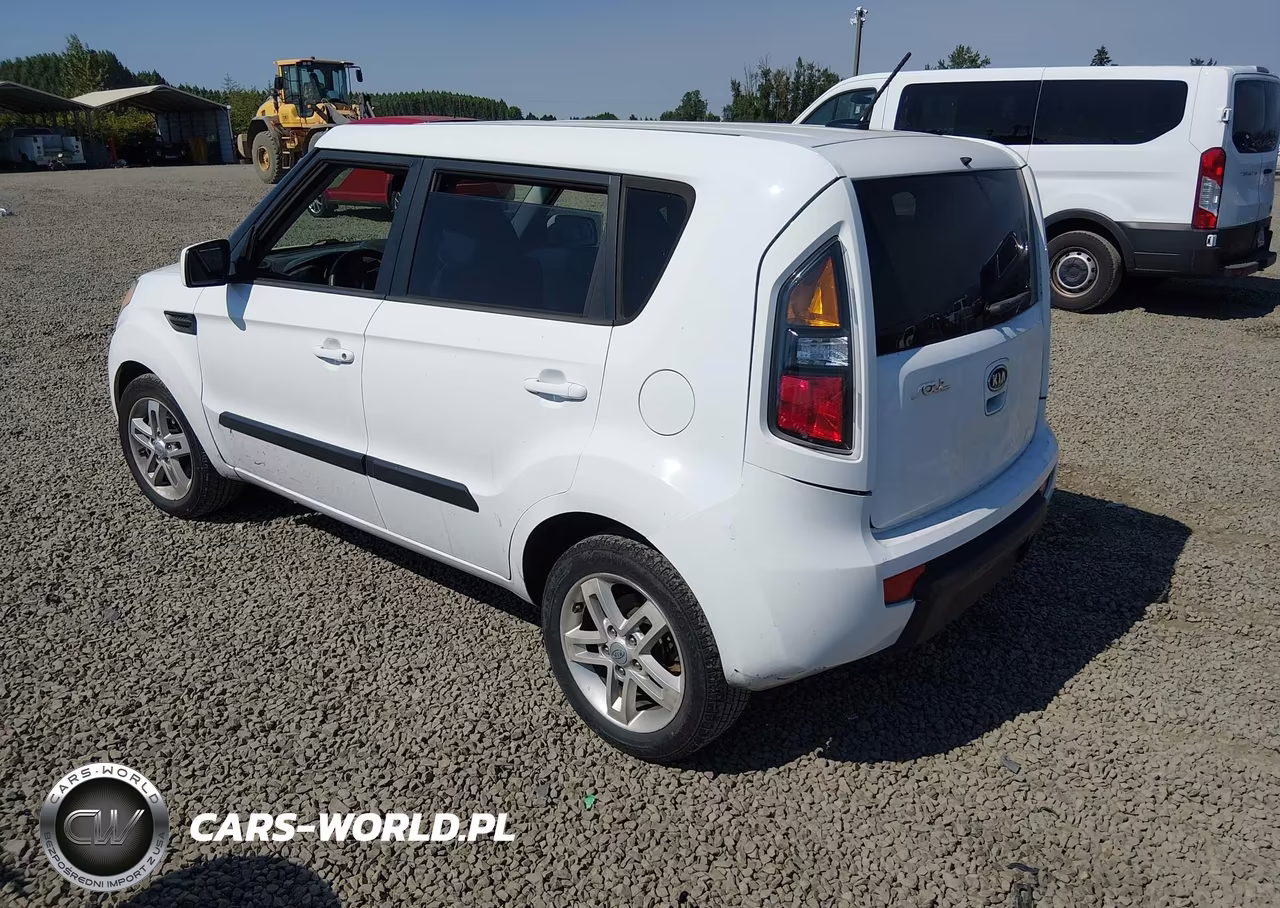 2011 Kia Soul + VIN:KNDJT2A20B7706192 - 3