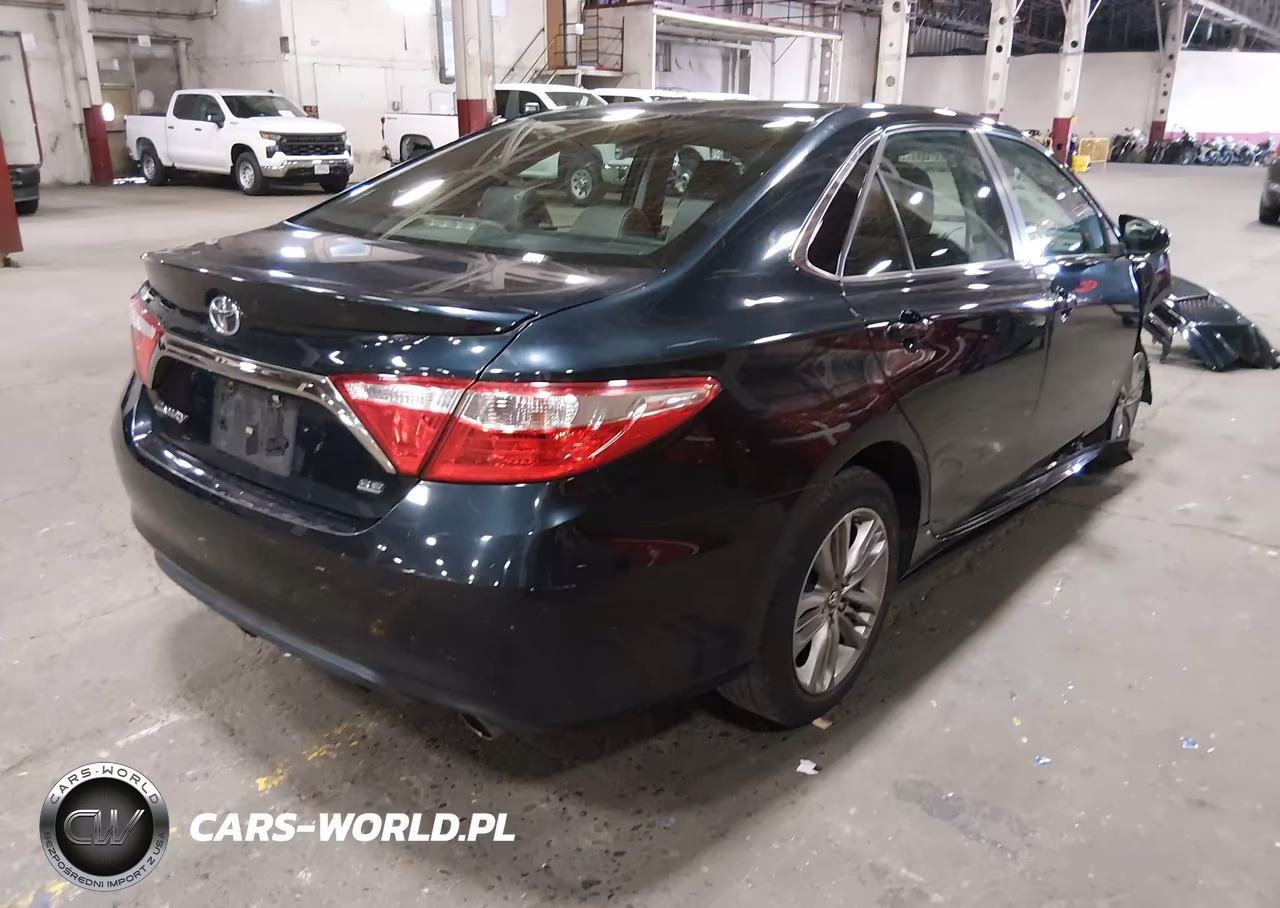 2017 Toyota Camry Se VIN:4T1BF1FKXHU415025 - 4