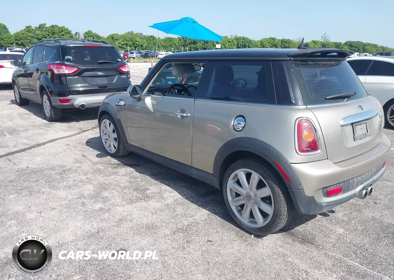 2007 Mini Cooper S VIN:WMWMF73577TL88981 - 3