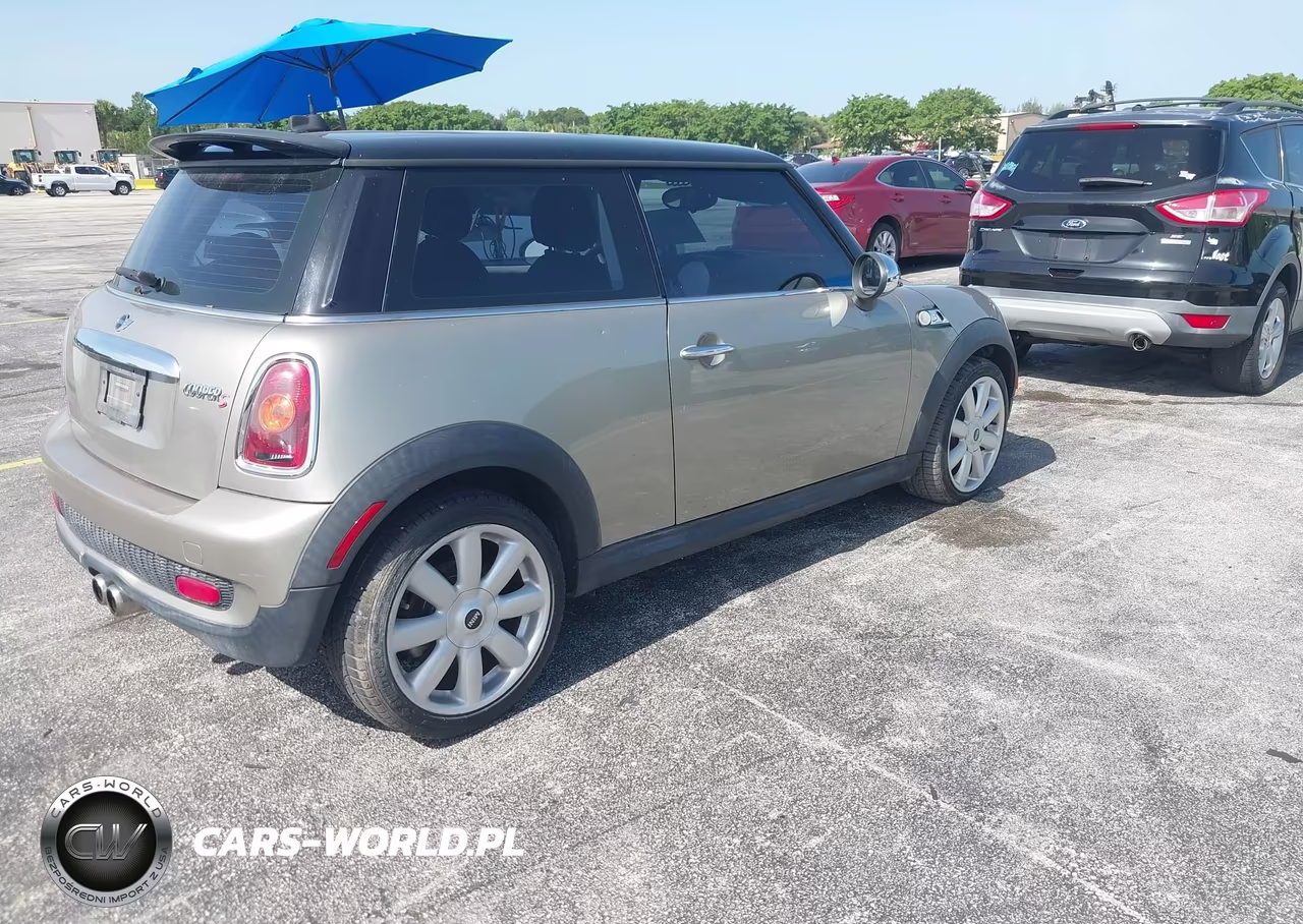2007 Mini Cooper S VIN:WMWMF73577TL88981 - 4