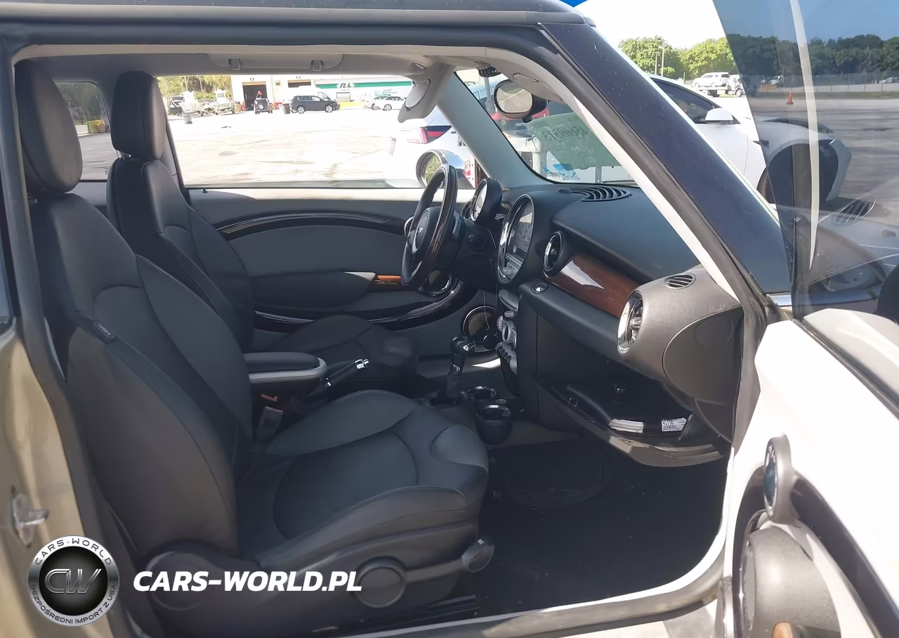 2007 Mini Cooper S VIN:WMWMF73577TL88981 - 5