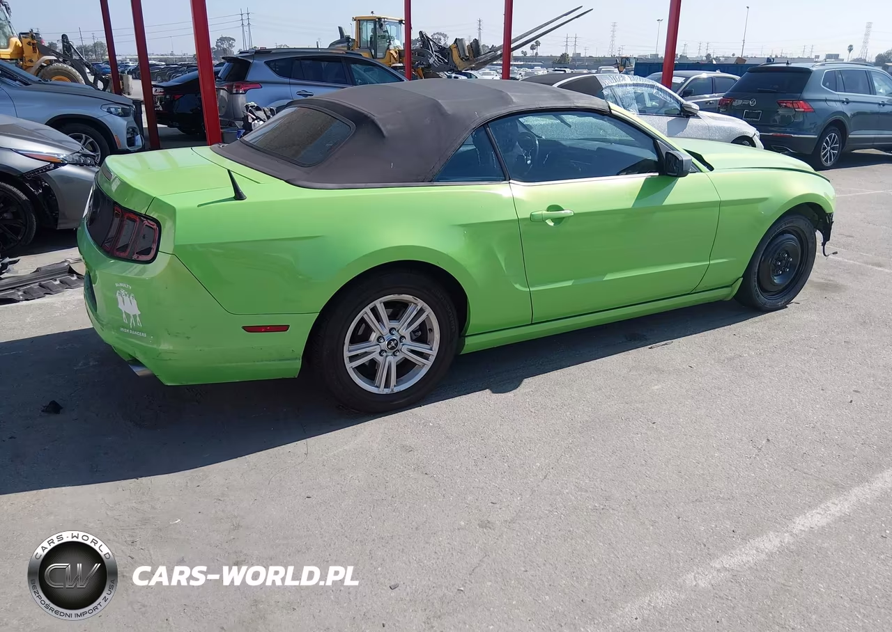 2013 Ford Mustang V6 VIN:1ZVBP8EM7D5276213 - 4