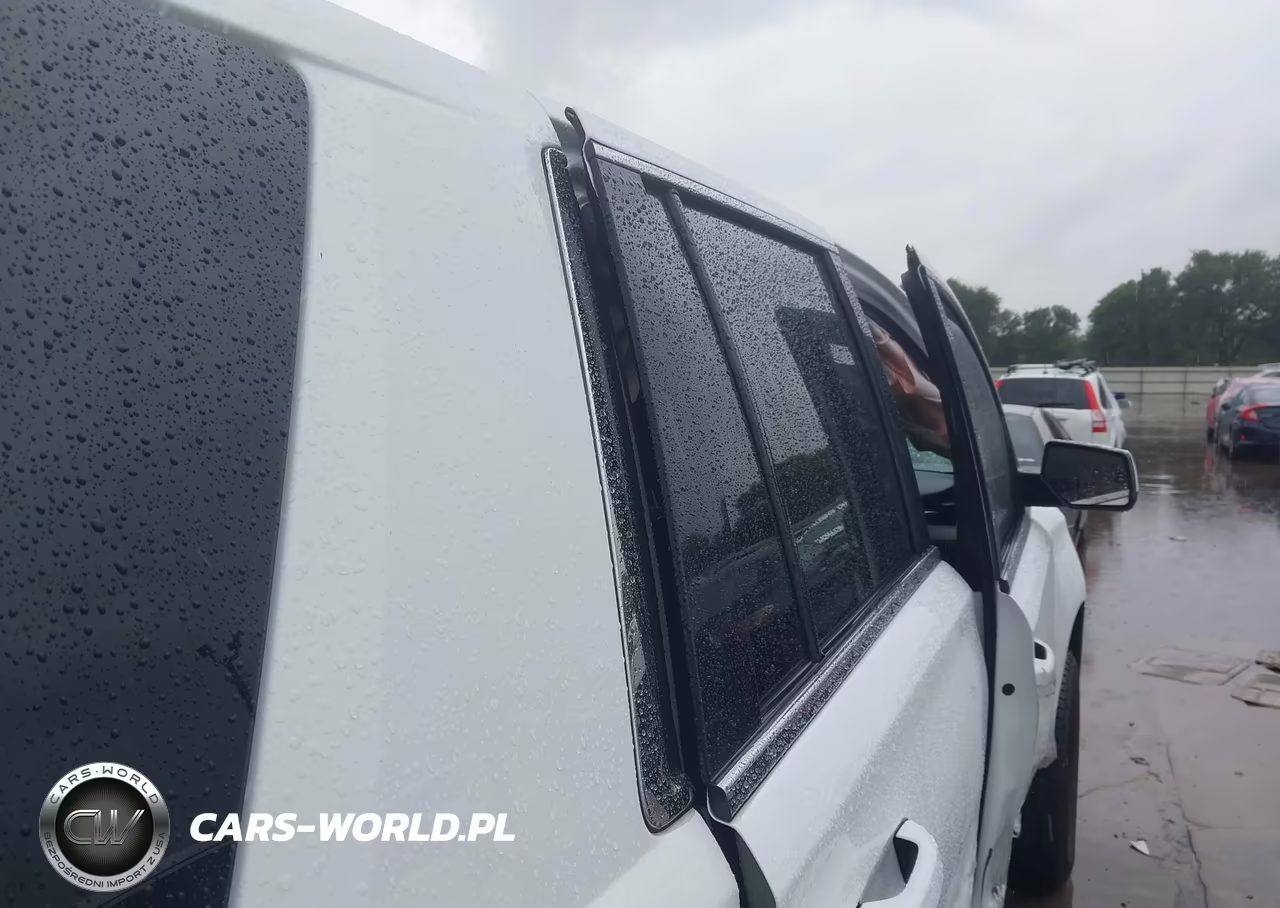 2018 Chevrolet Tahoe Commercial Fleet VIN:1GNLCDEC7JR269194 - 18
