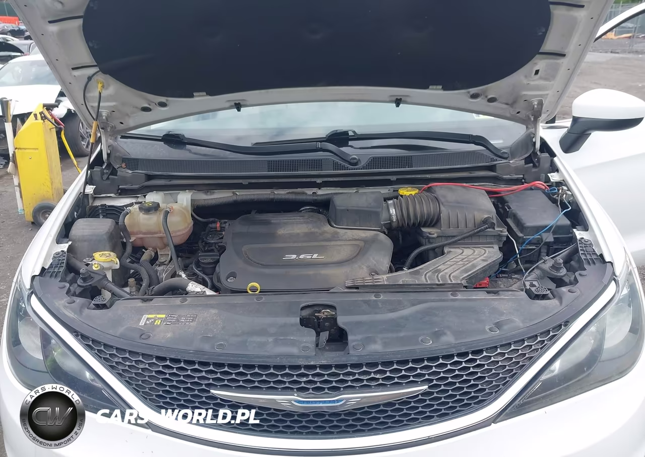 2017 Chrysler Pacifica Touring VIN:2C4RC1DG3HR512834 - 10