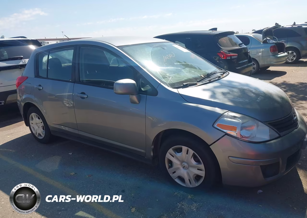 2011 Nissan Versa 1.8S – zdjęcie 1 z 11