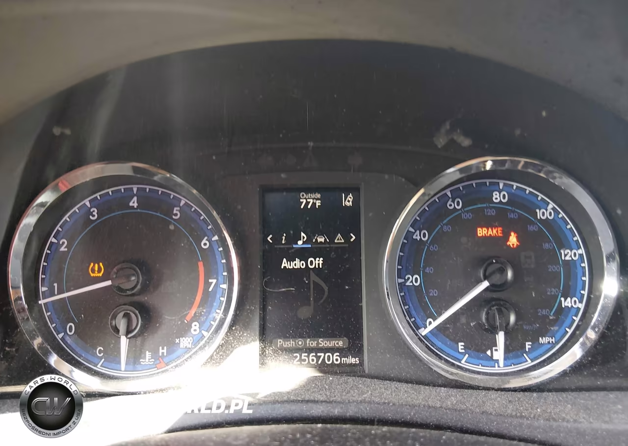 2017 Toyota Corolla Se VIN:5YFBURHE4HP608235 - 7