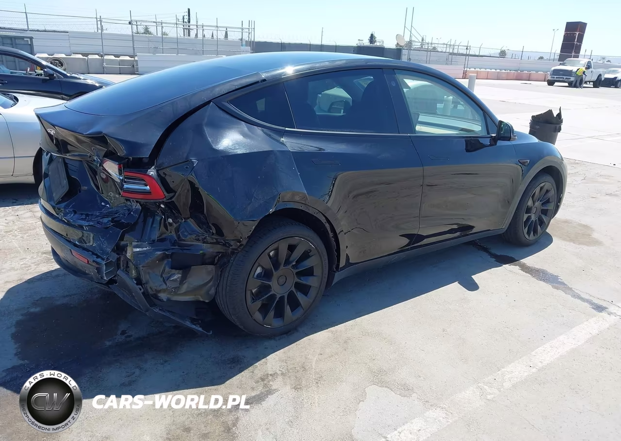 2021 Tesla Model Y Long Range Dual Motor All-Wheel Drive VIN:5YJYGDEE4MF222803 - 4