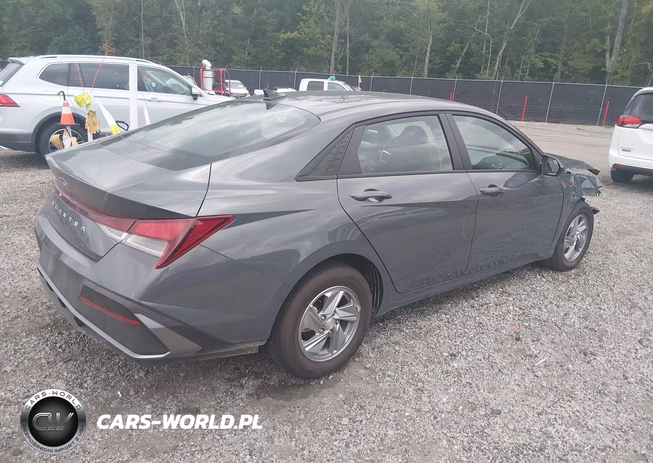 2026 Hyundai Elantra Se VIN:KMHLL4DG7TU189340 - 4