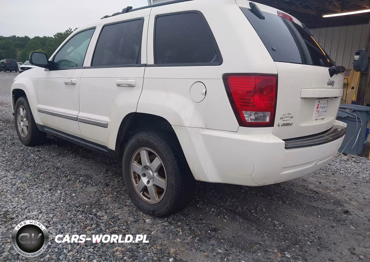 2010 Jeep Grand Cherokee Laredo VIN:1J4PS4GK6AC140541 - 3