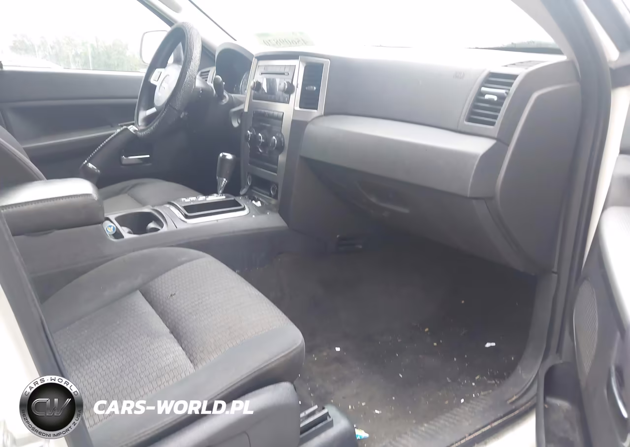 2010 Jeep Grand Cherokee Laredo VIN:1J4PS4GK6AC140541 - 5
