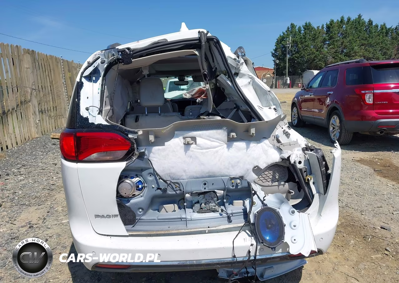2020 Chrysler Pacifica Limited VIN:2C4RC1GG9LR112507 - 15