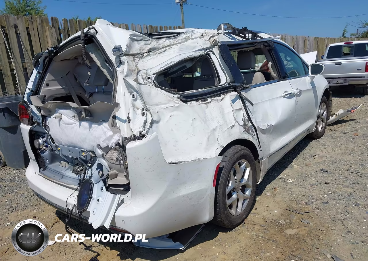 2020 Chrysler Pacifica Limited VIN:2C4RC1GG9LR112507 - 4