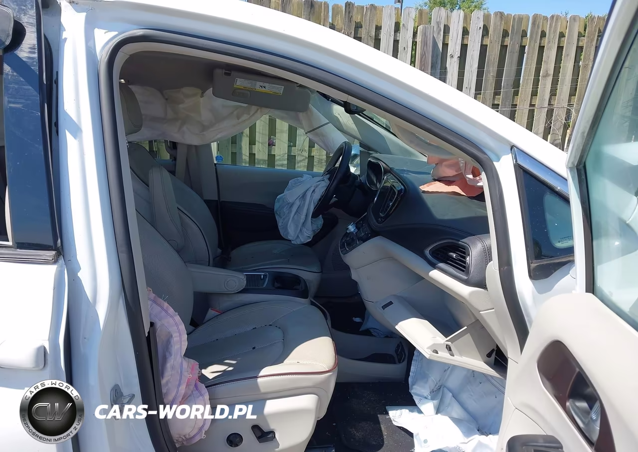 2020 Chrysler Pacifica Limited VIN:2C4RC1GG9LR112507 - 5