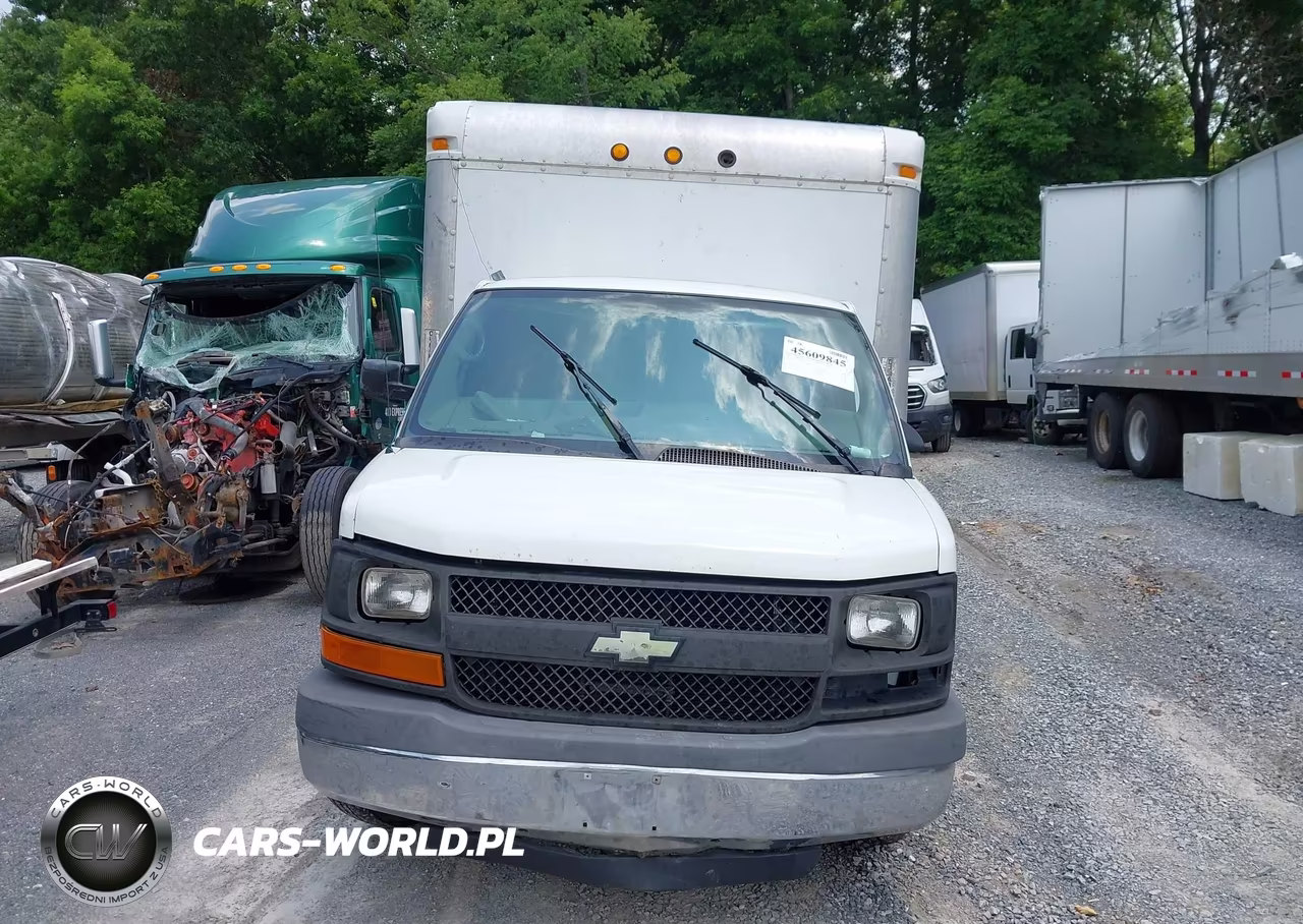 2007 Chevrolet Express Cutaway Work Van VIN:1GBHG31VX71193325 - 16