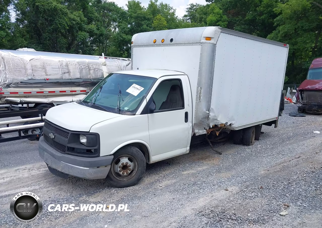 2007 Chevrolet Express Cutaway Work Van VIN:1GBHG31VX71193325 - 2