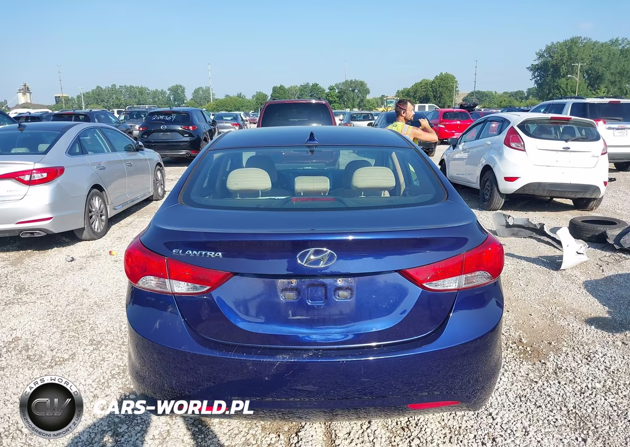 2013 Hyundai Elantra Gls VIN:5NPDH4AE9DH331647 - 16