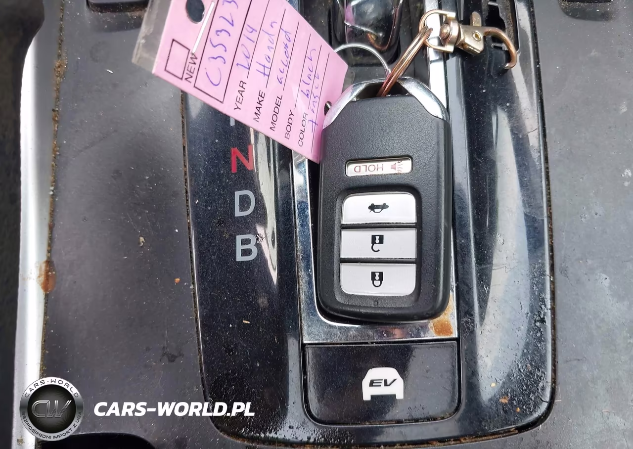2014 Honda Accord Hybrid Touring VIN:1HGCR6F76EA007516 - 11