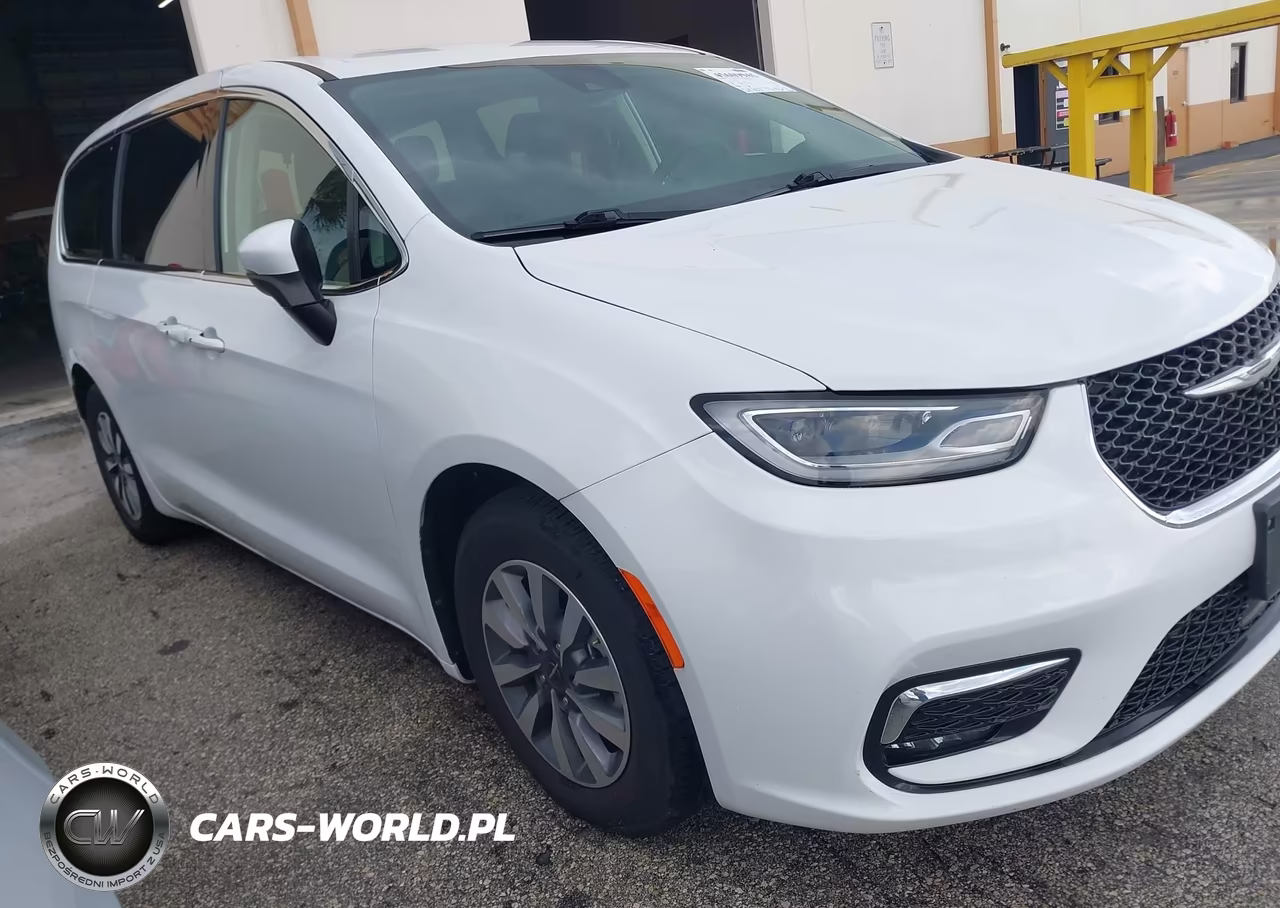 2023 Chrysler Pacifica Hybrid Touring L VIN:2C4RC1L71PR622300 - 17