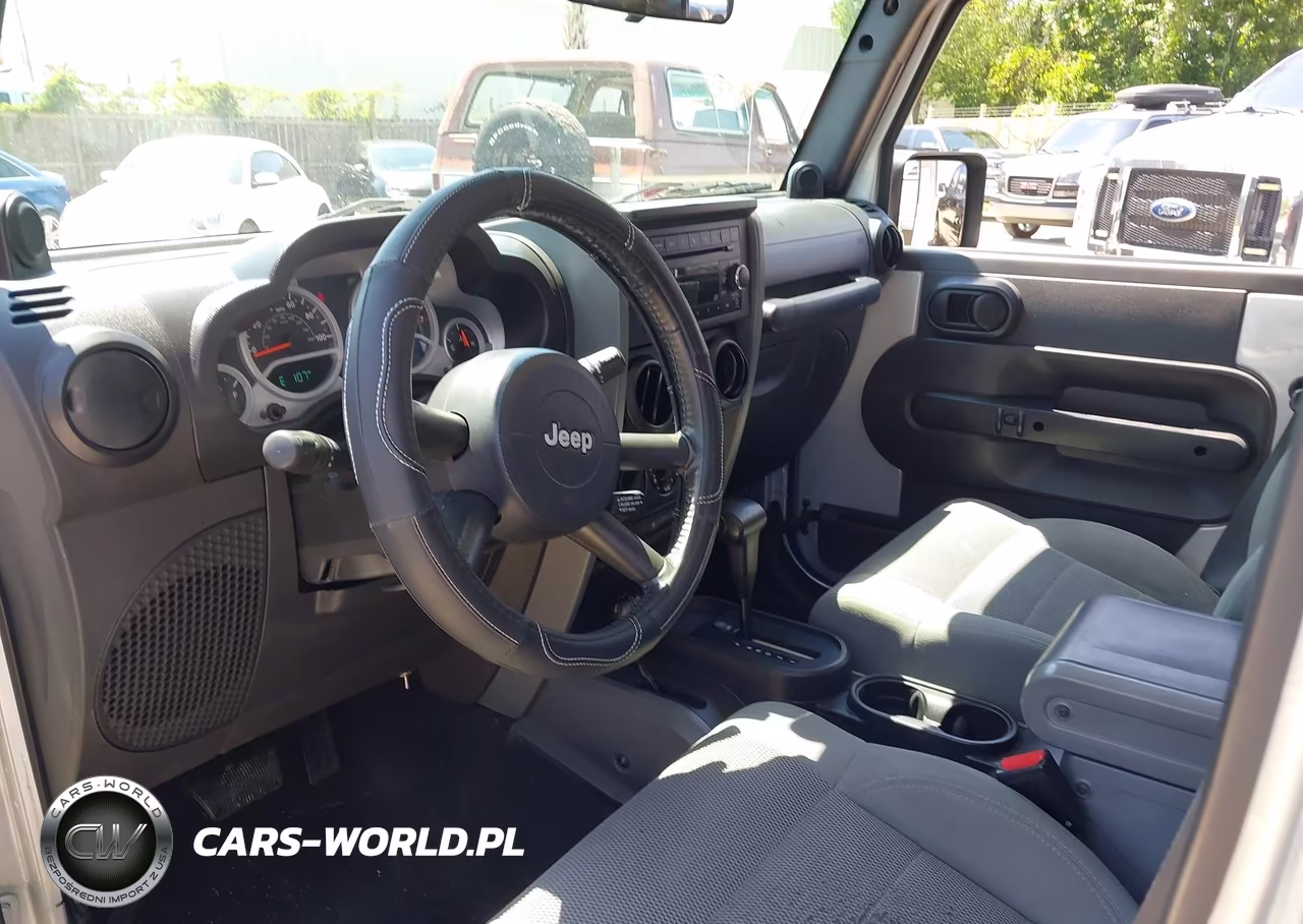 2007 Jeep Wrangler Unlimited Sahara VIN:1J4GA59197L170025 - 6