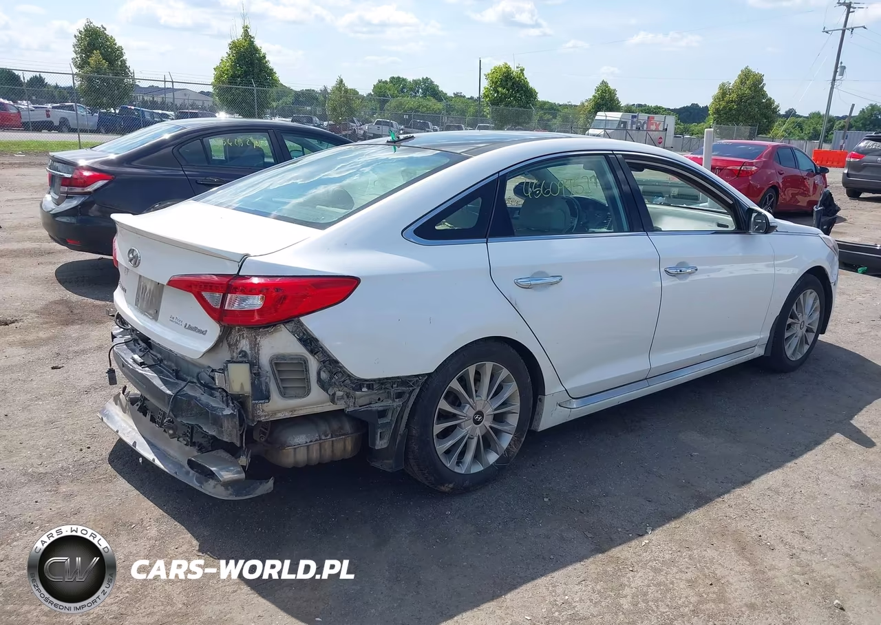 2015 Hyundai Sonata Limited VIN:5NPE34AF5FH051058 - 4