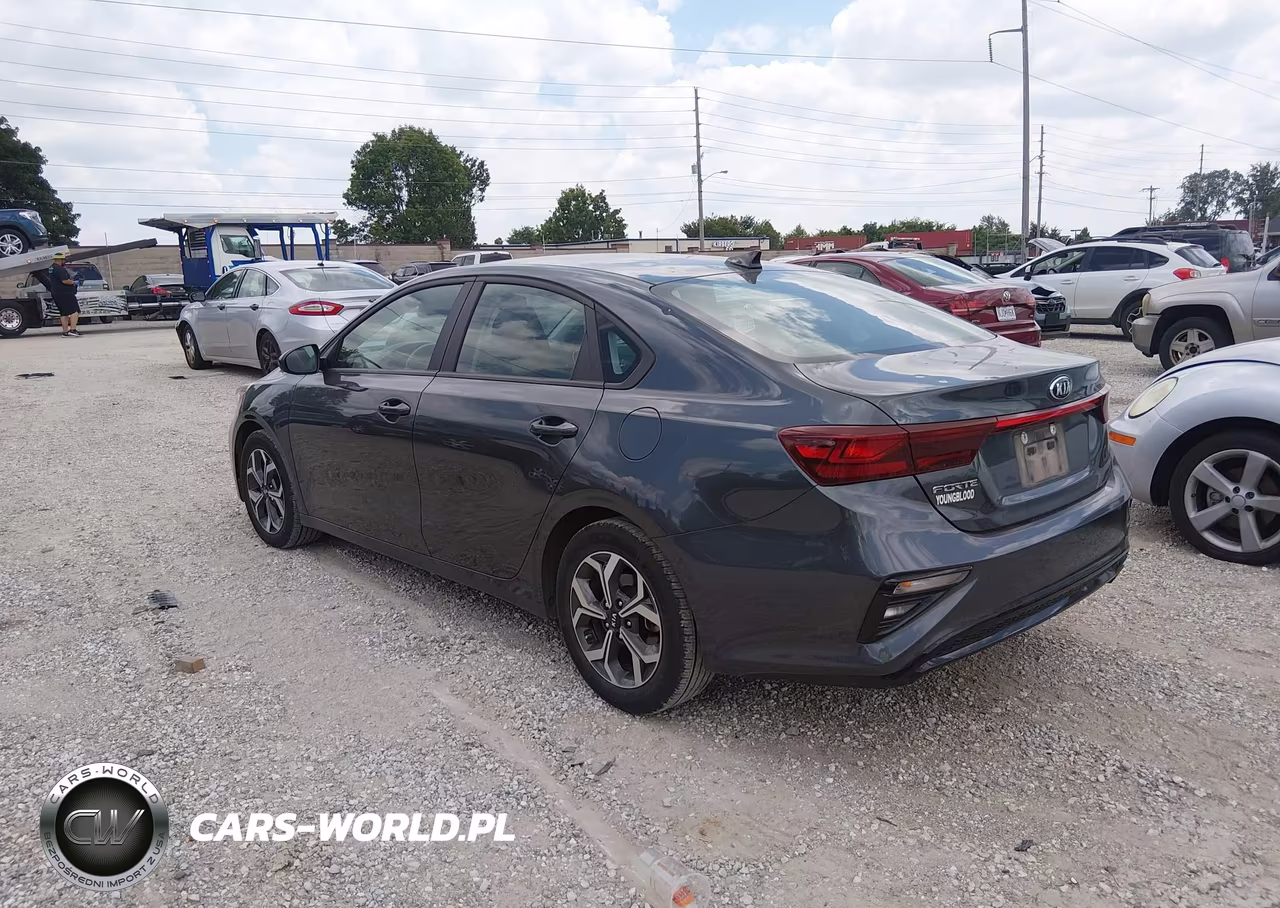 2020 Kia Forte Lxs VIN:3KPF24AD4LE262435 - 3