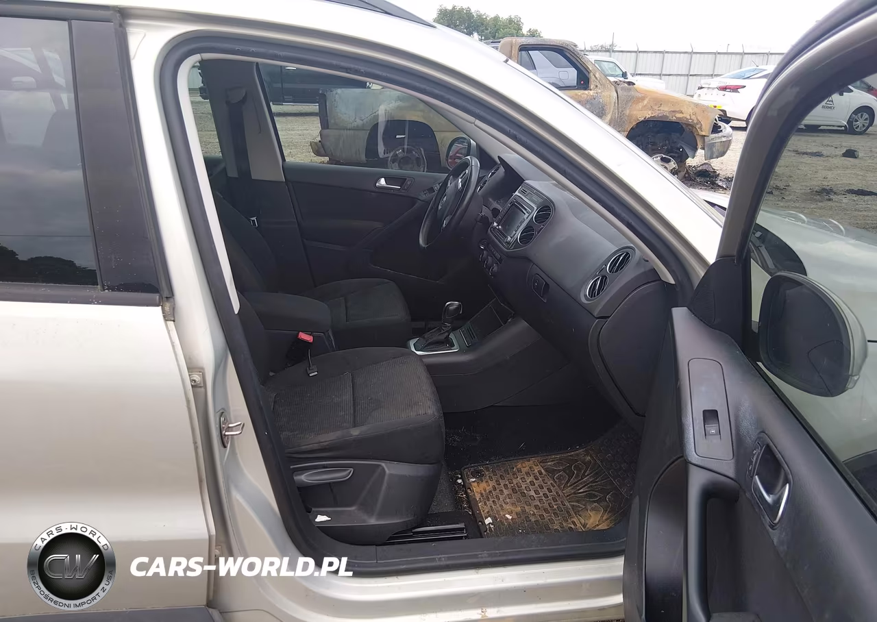 2015 Volkswagen Tiguan S VIN:WVGAV7AX4FW615923 - 5