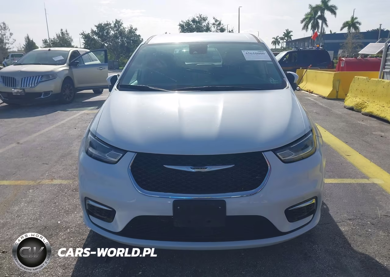 2023 Chrysler Pacifica Touring L VIN:2C4RC1BG9PR594733 - 12