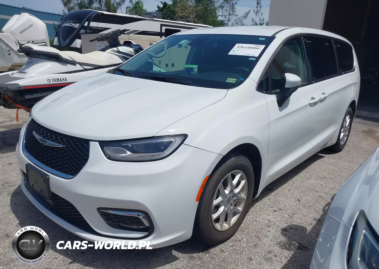 2023 Chrysler Pacifica Touring L VIN:2C4RC1BG9PR594733 - 2