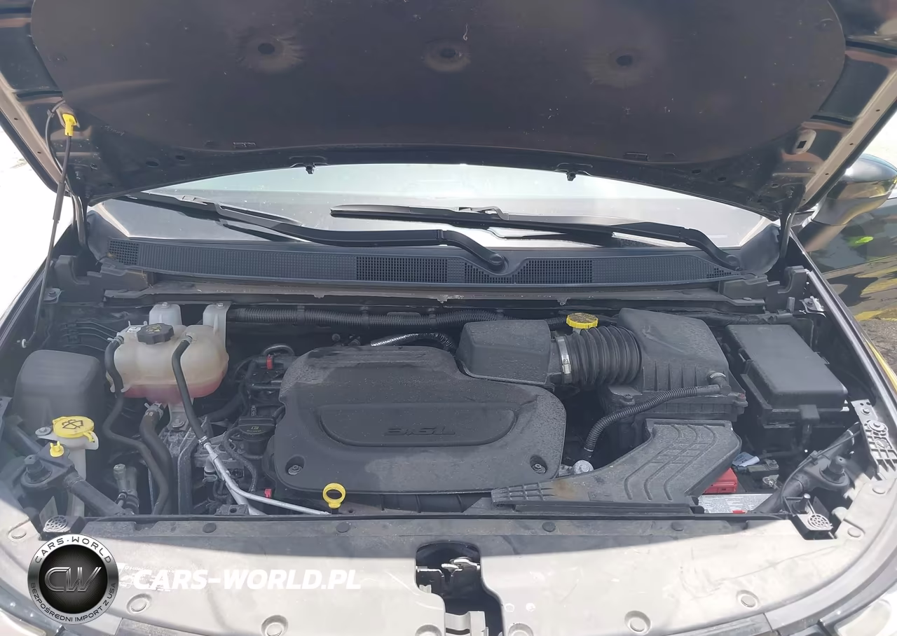 2023 Chrysler Pacifica Touring L VIN:2C4RC1BG2PR587087 - 10