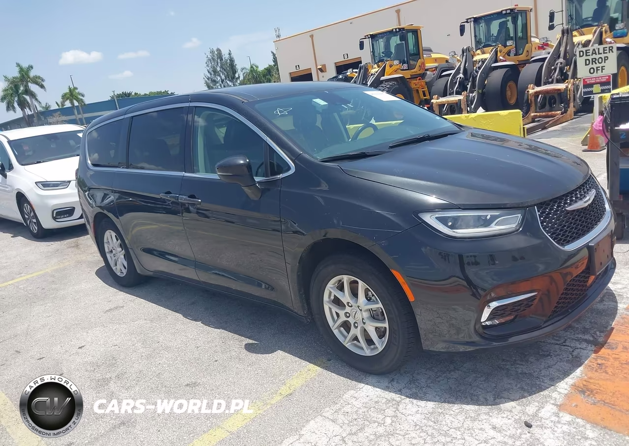 2023 Chrysler Pacifica Touring L VIN:2C4RC1BG2PR587087 - 12
