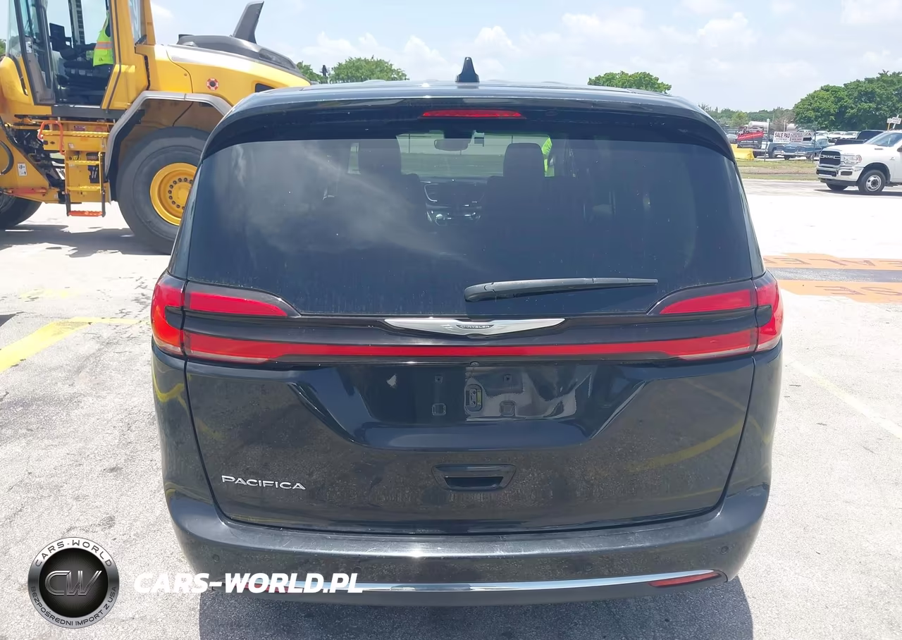 2023 Chrysler Pacifica Touring L VIN:2C4RC1BG2PR587087 - 17